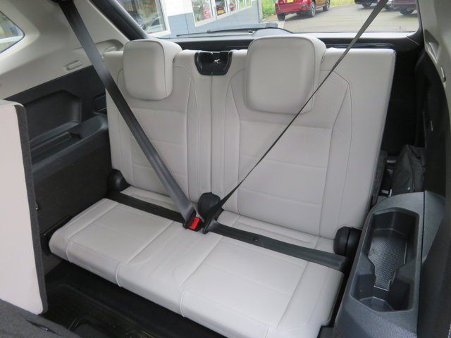 Used 2021 Pure White Volkswagen SEL image 20