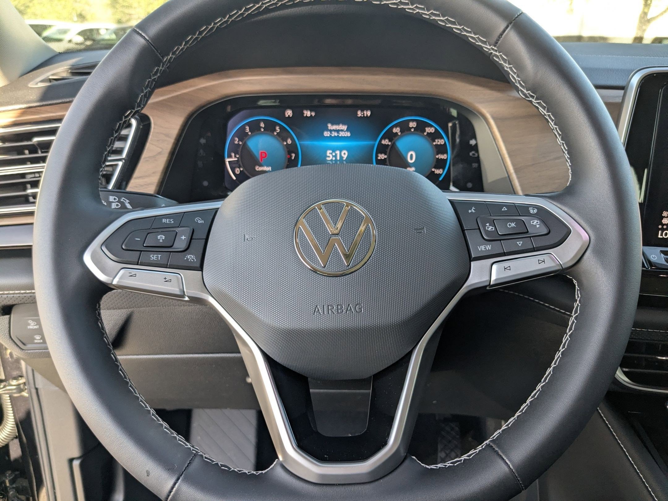 New 2026 Deep Black Pearl Volkswagen 2.0T SE w/Technology image 9