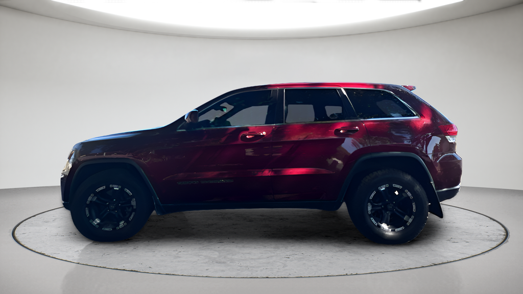 Used 2017 Red Jeep Laredo image 6
