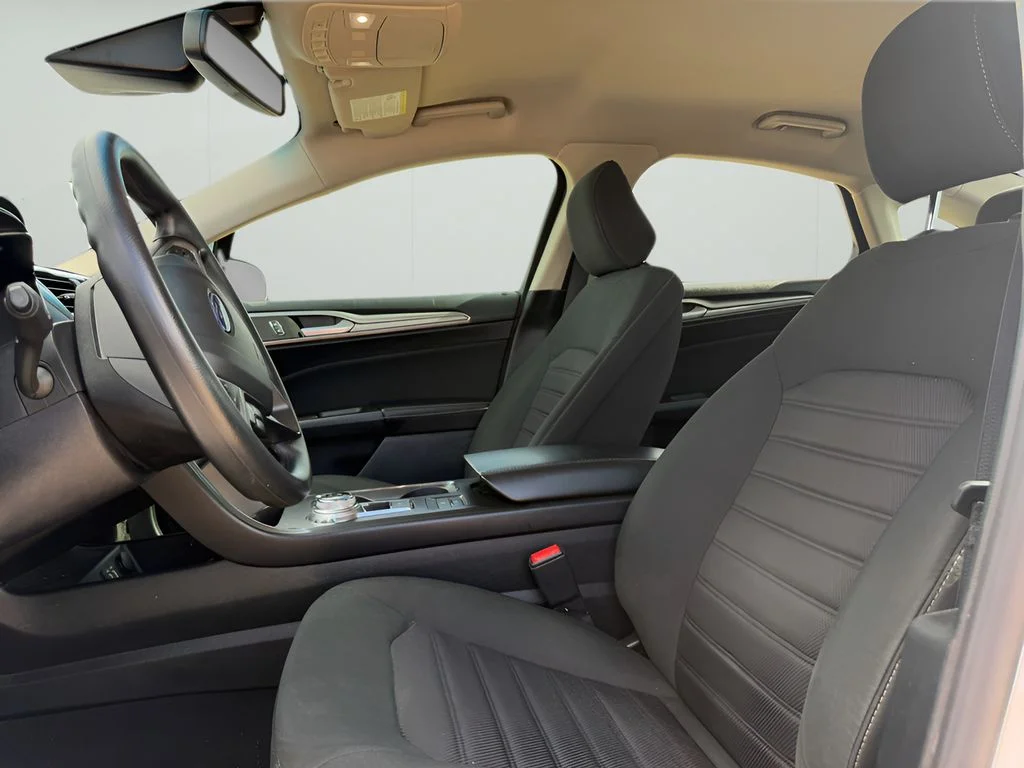 Used 2020 Oxford White Ford SE image 10