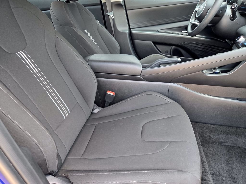 Used 2024 Blue Hyundai SEL image 9