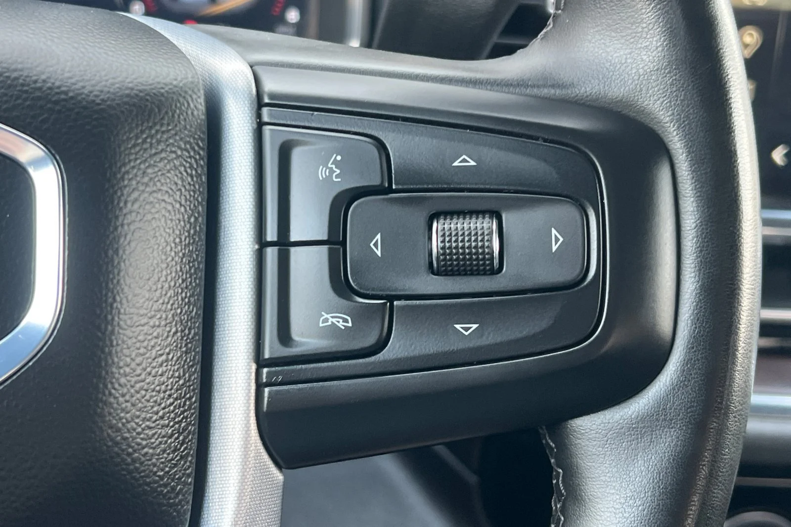 Used 2024 Downpour Metallic GMC SLT image 26