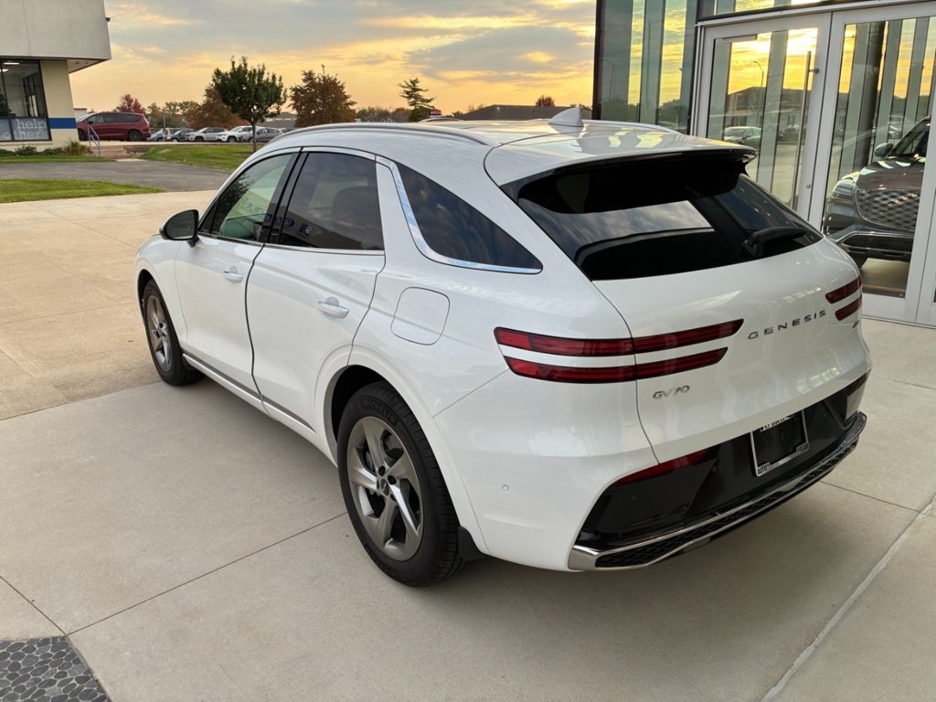 Used 2026 White Genesis 2.5T Advanced image 2