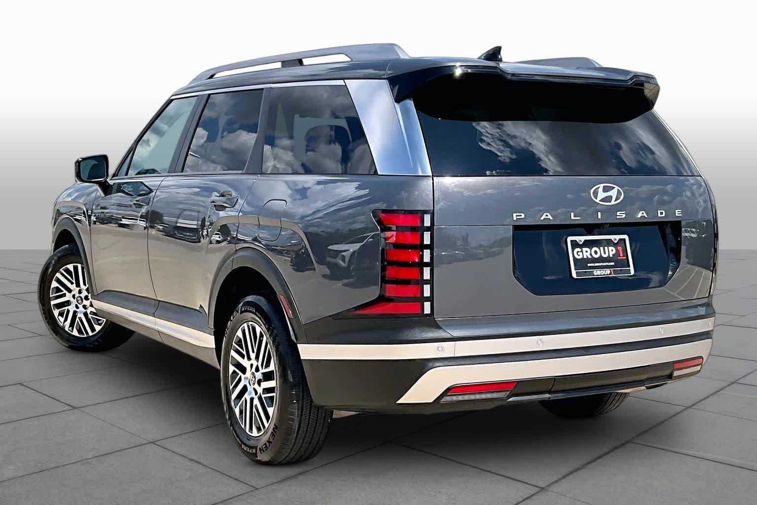 Used 2026 Ecotronic Gray Pearl Hyundai SEL 7P image 11