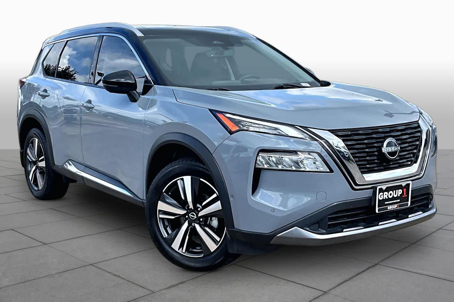 Used 2023 Boulder Gray Pearl/Super Black Nissan SL image 3