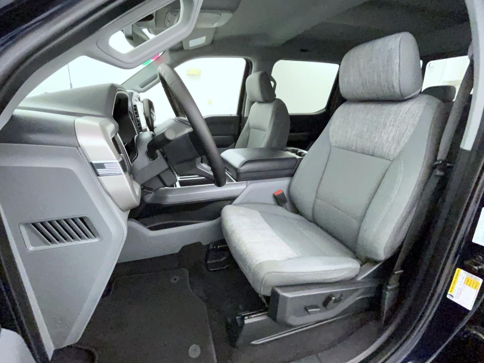 Used 2023 Blue Ford XLT image 10