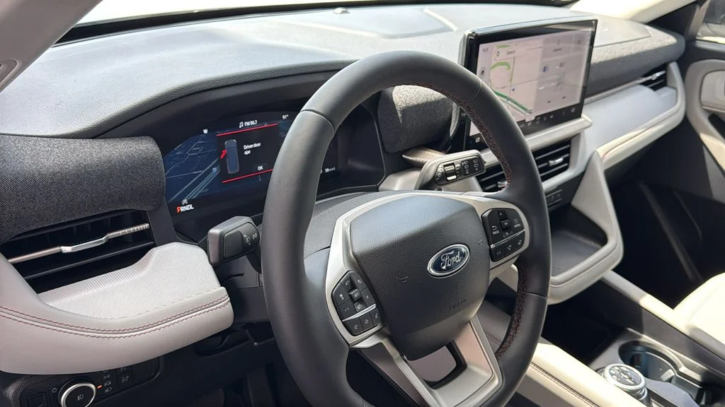 New 2026 Star White Metallic Tri-Coat Ford Active image 12