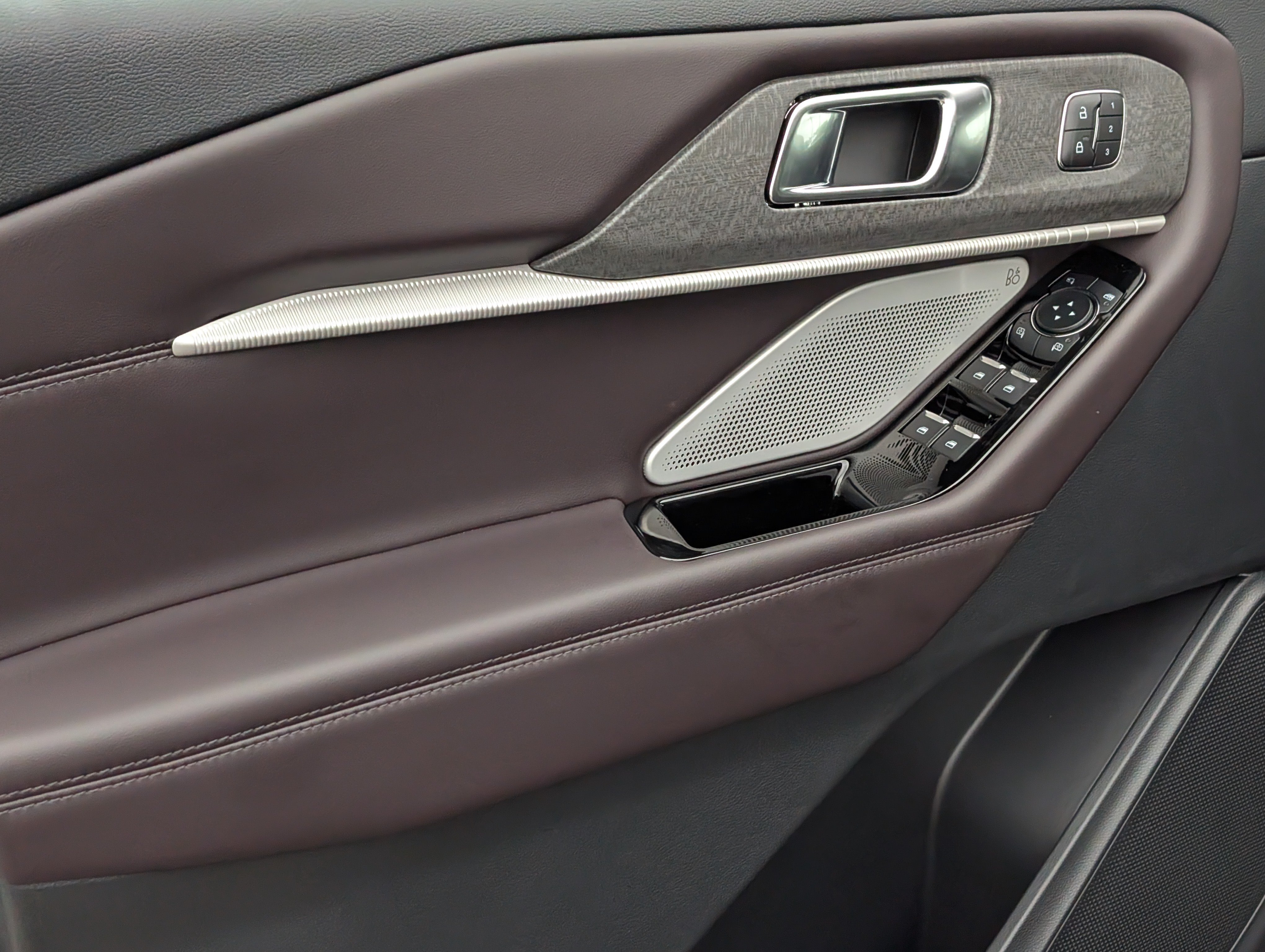 New 2026 Agate Black Metallic FORD Platinum™ image 17