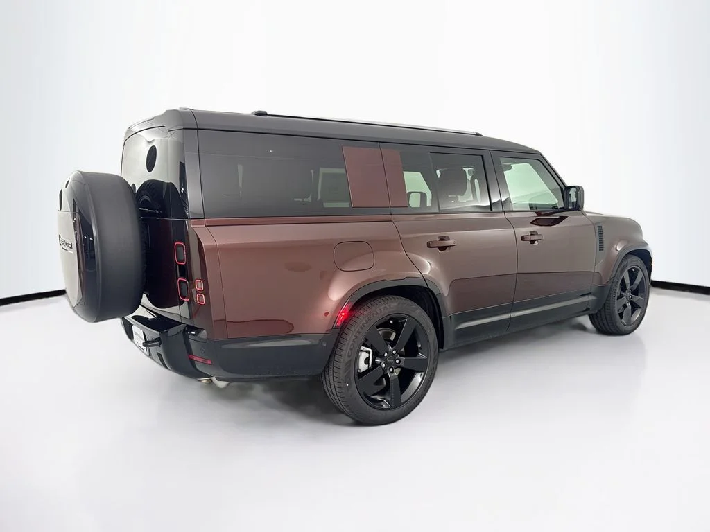 New 2026 Sedona Red Land Rover X-Dynamic SE image 5