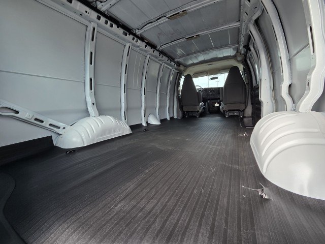 2026 Chevrolet Express Cargo Work Van - Photo 34