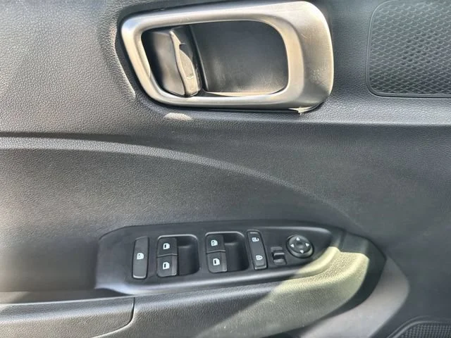 2025 Hyundai Venue SEL - Photo 21