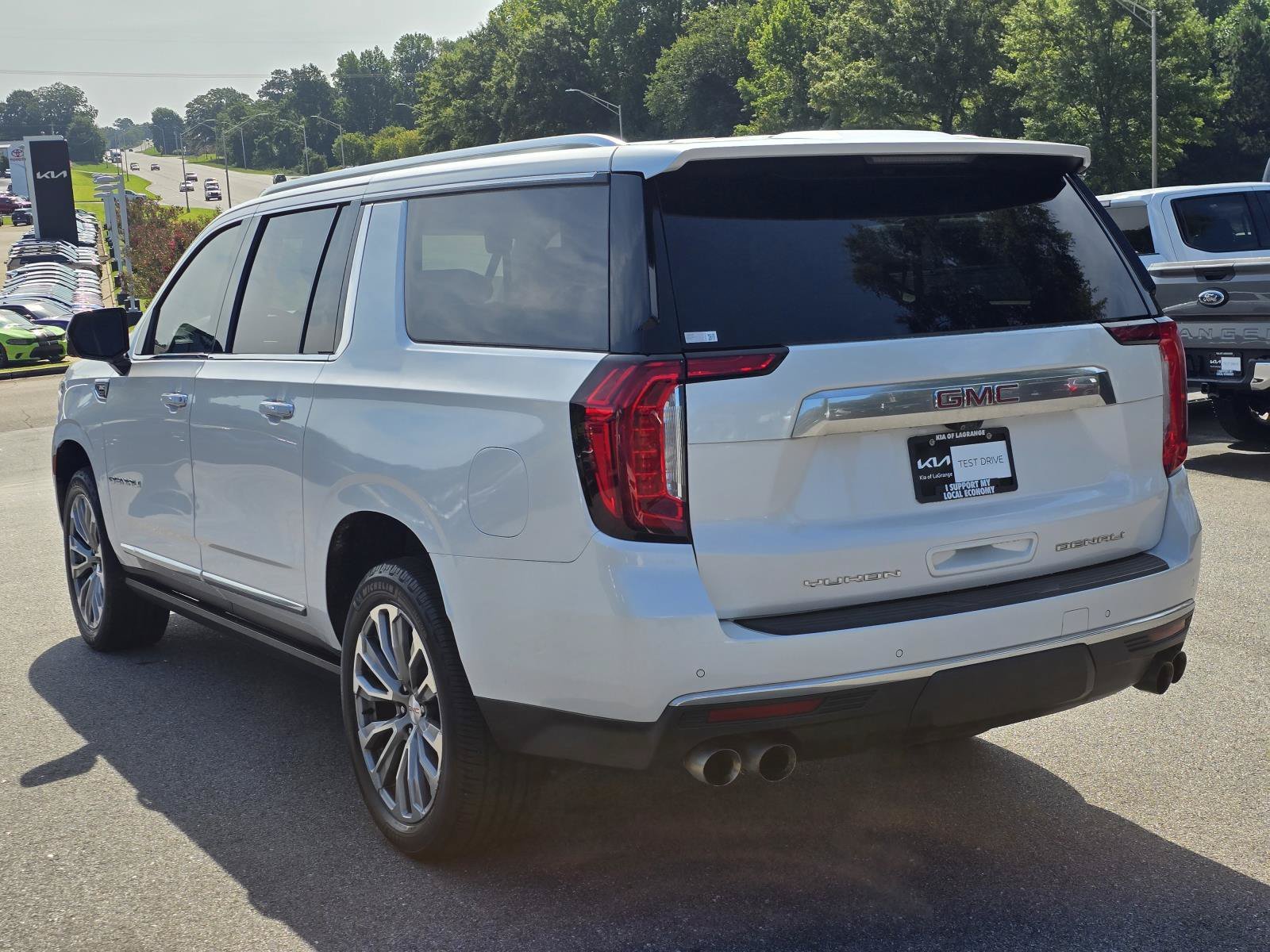 2021 GMC Yukon XL Denali - Photo 8