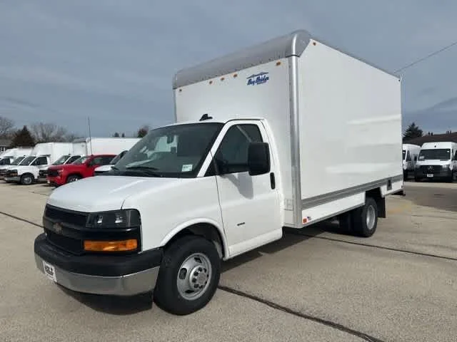 2025 Chevrolet Express Cutaway Base