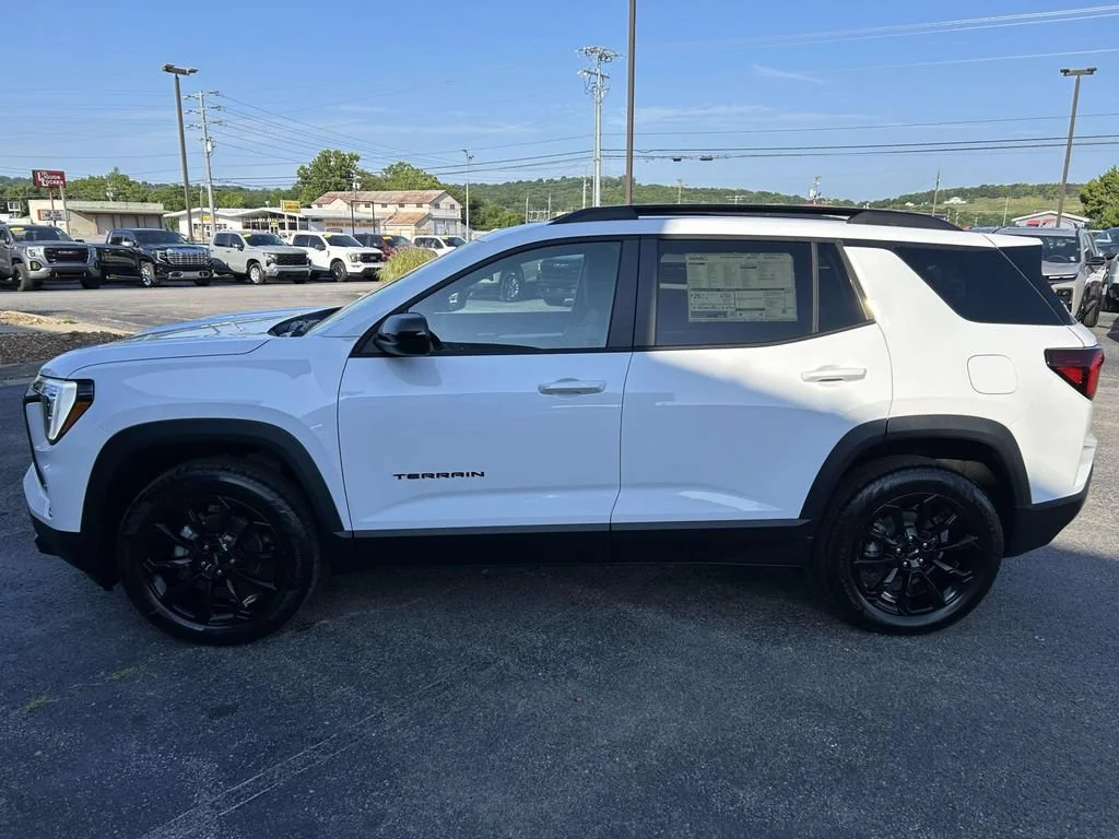 New 2027 Summit White GMC Elevation image 7