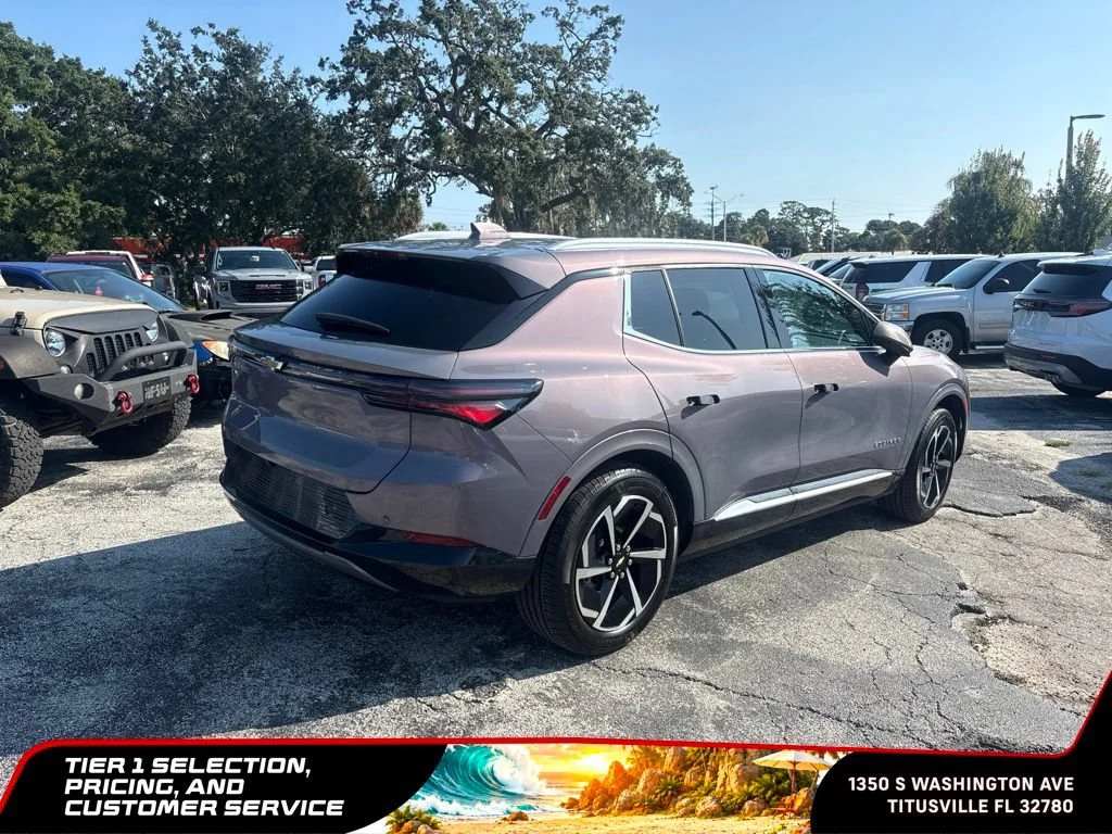 Used 2025 Galaxy Gray Metallic Chevrolet LT image 6