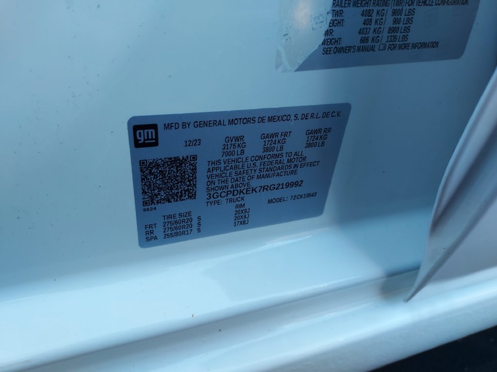 Used 2024 White Chevrolet LT image 23