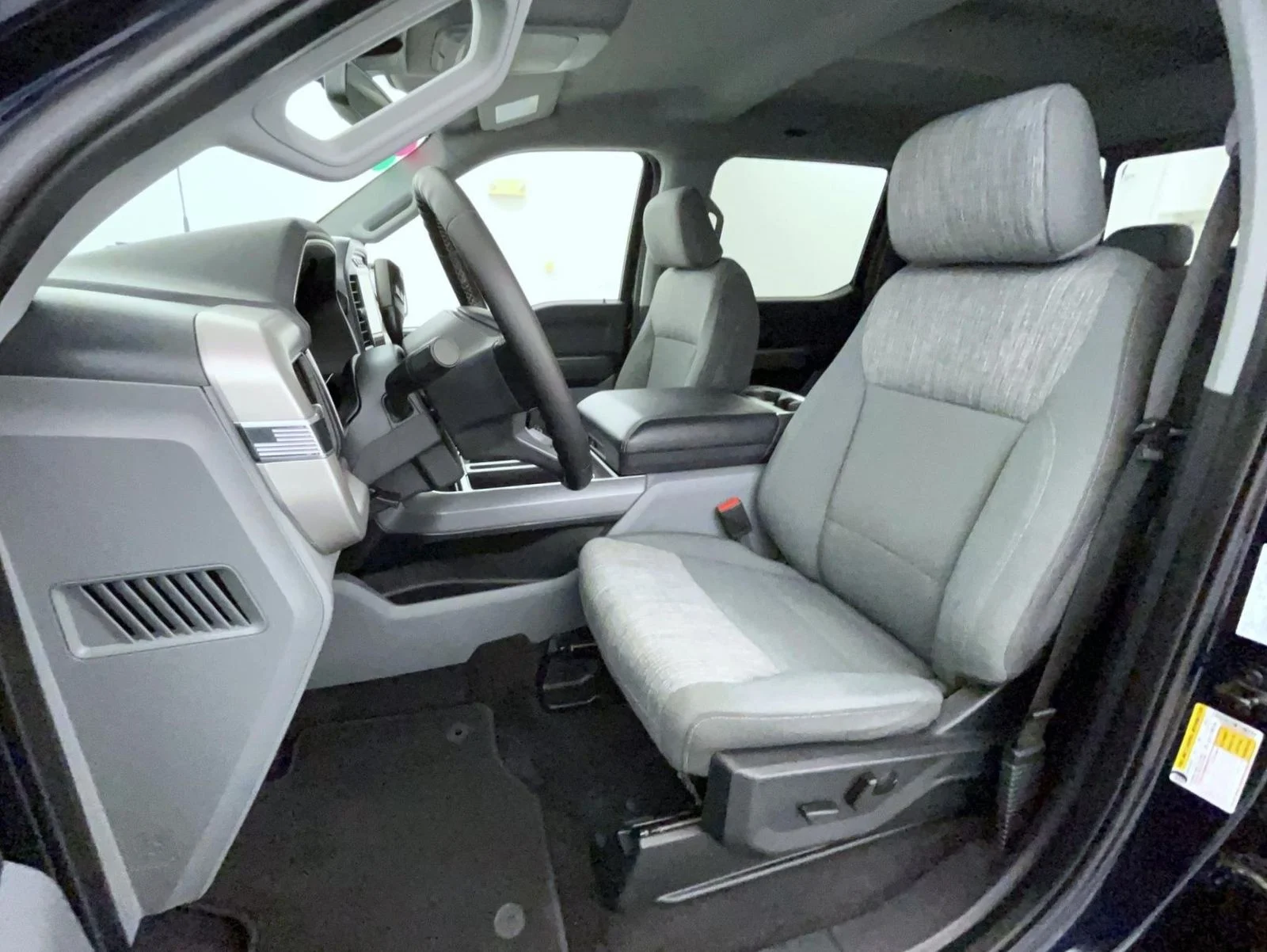 Used 2023 Blue Ford XLT image 10