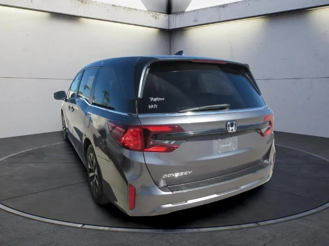 Certified Used 2025 Modern Steel Metallic Honda EX-L image 4