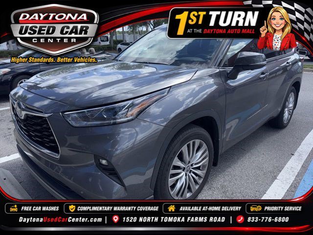 2024 Toyota Highlander Hybrid Platinum FWD's photo