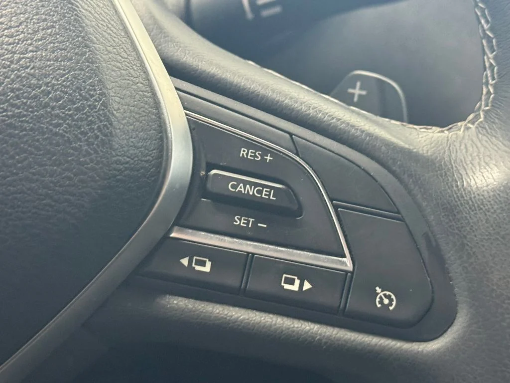 Certified Used 2022 Black INFINITI LUXE image 23