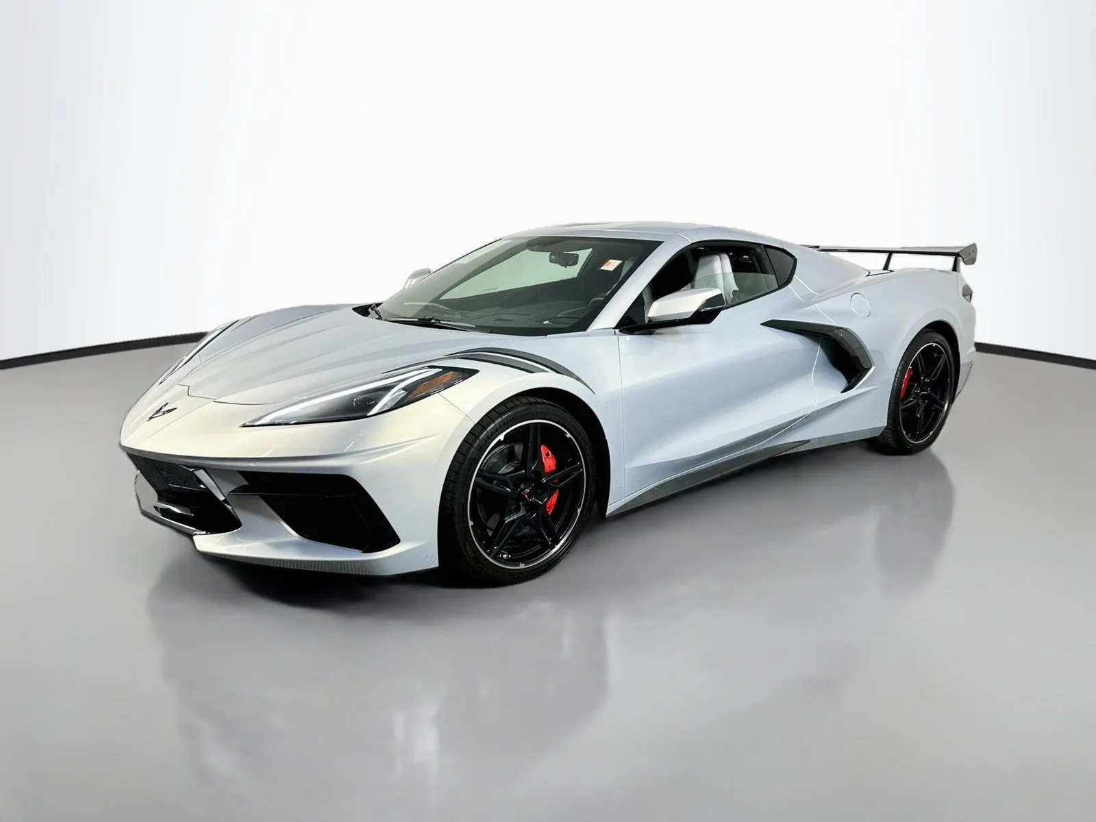 Used 2021 Silver Chevrolet Stingray image 4