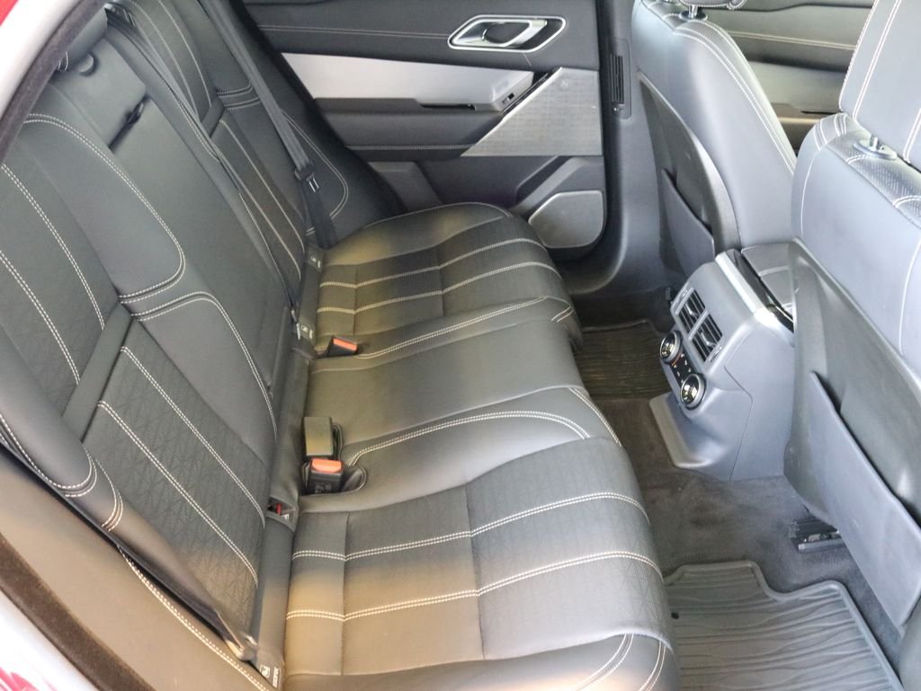 Used 2019 Red Land Rover HSE R-Dynamic image 43