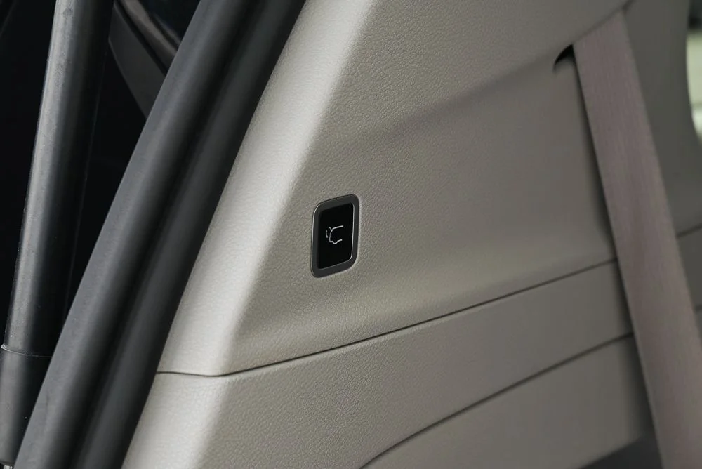 Used 2024 Black Chrysler Touring L image 35