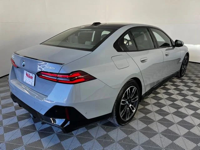 2026 BMW 5 Series 530i - Photo 7