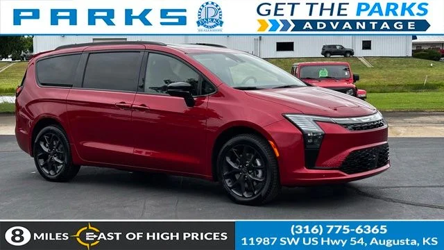 2027 Chrysler Pacifica Limited AWD's photo