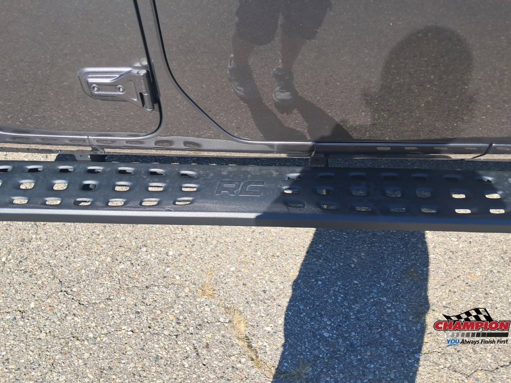 Used 2025 Gray Jeep Mojave image 27
