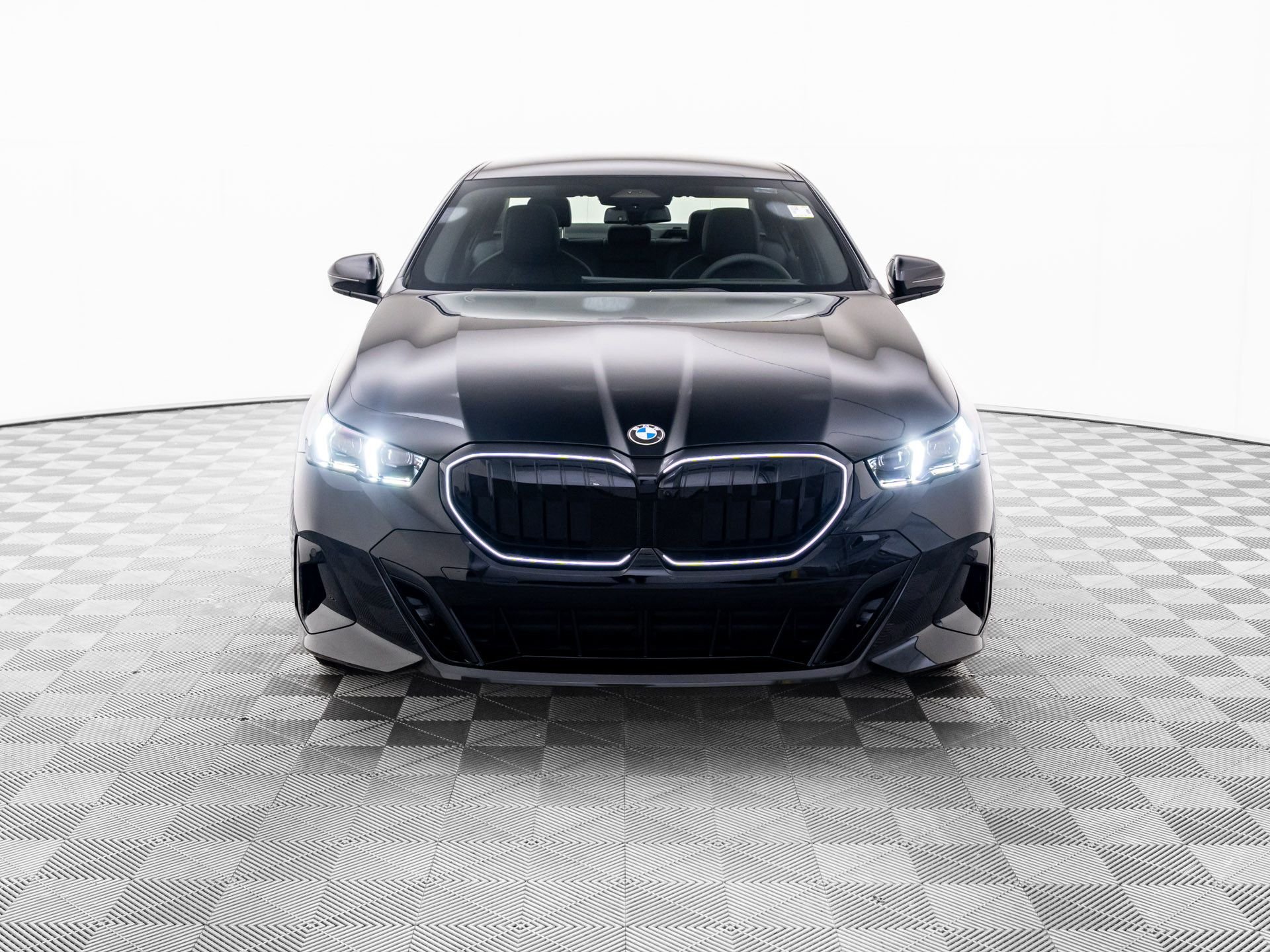 New 2026 Black Sapphire Metallic BMW 530i xDrive image 9
