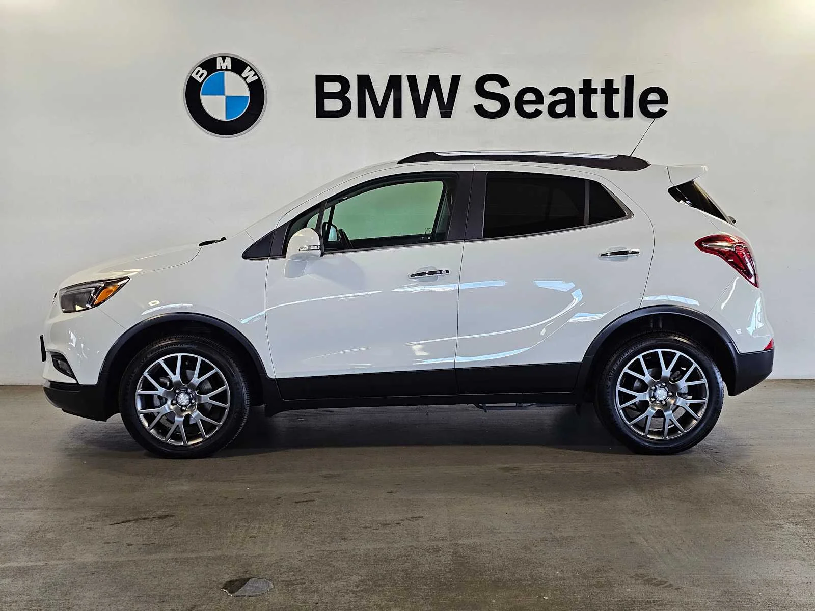 Used 2019 Summit White Buick Sport Touring image 3