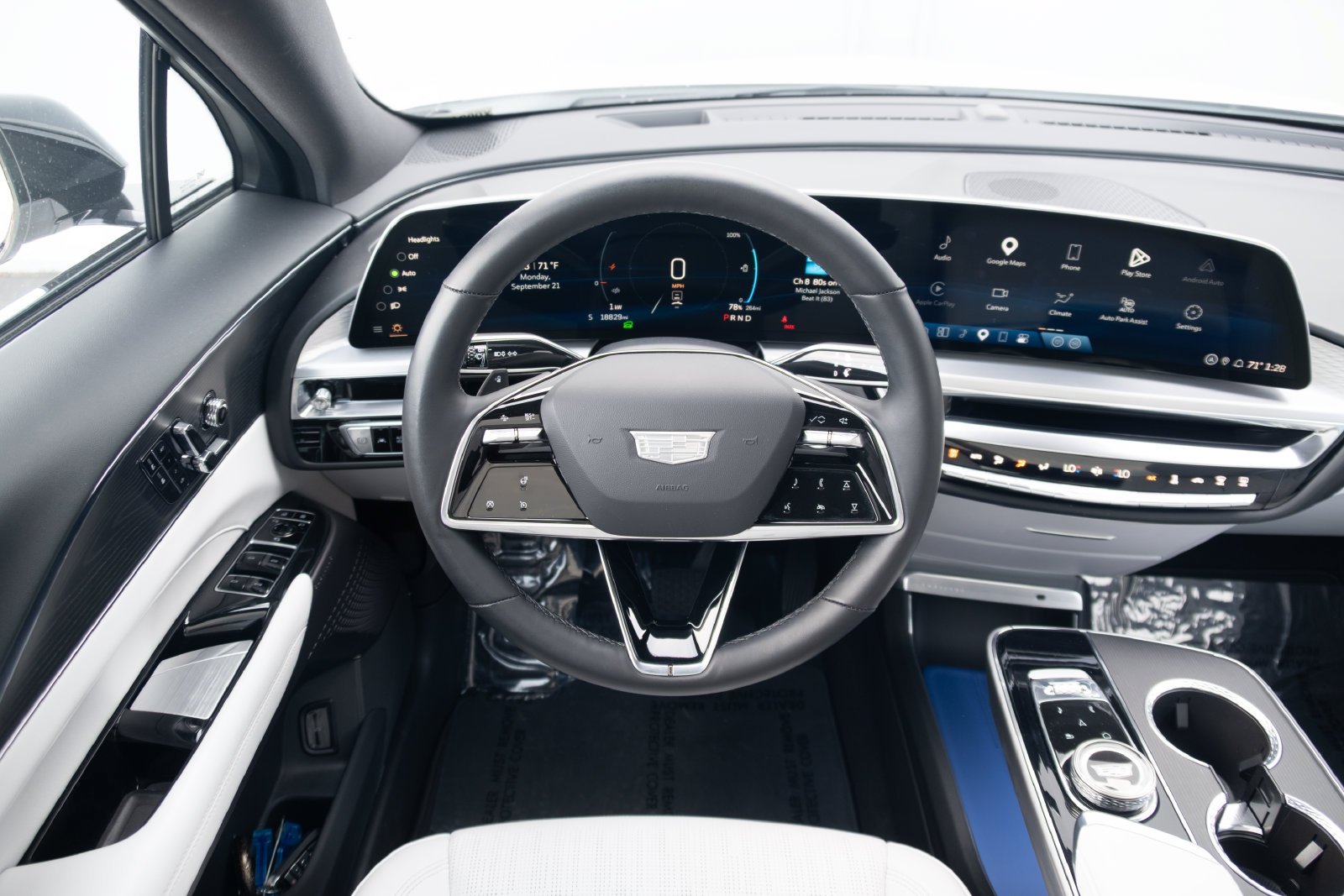 Used 2024 Cadillac LYRIQ Luxury 1 with VIN 1GYKPPRL7RZ124361 for sale in Mount Vernon, WA