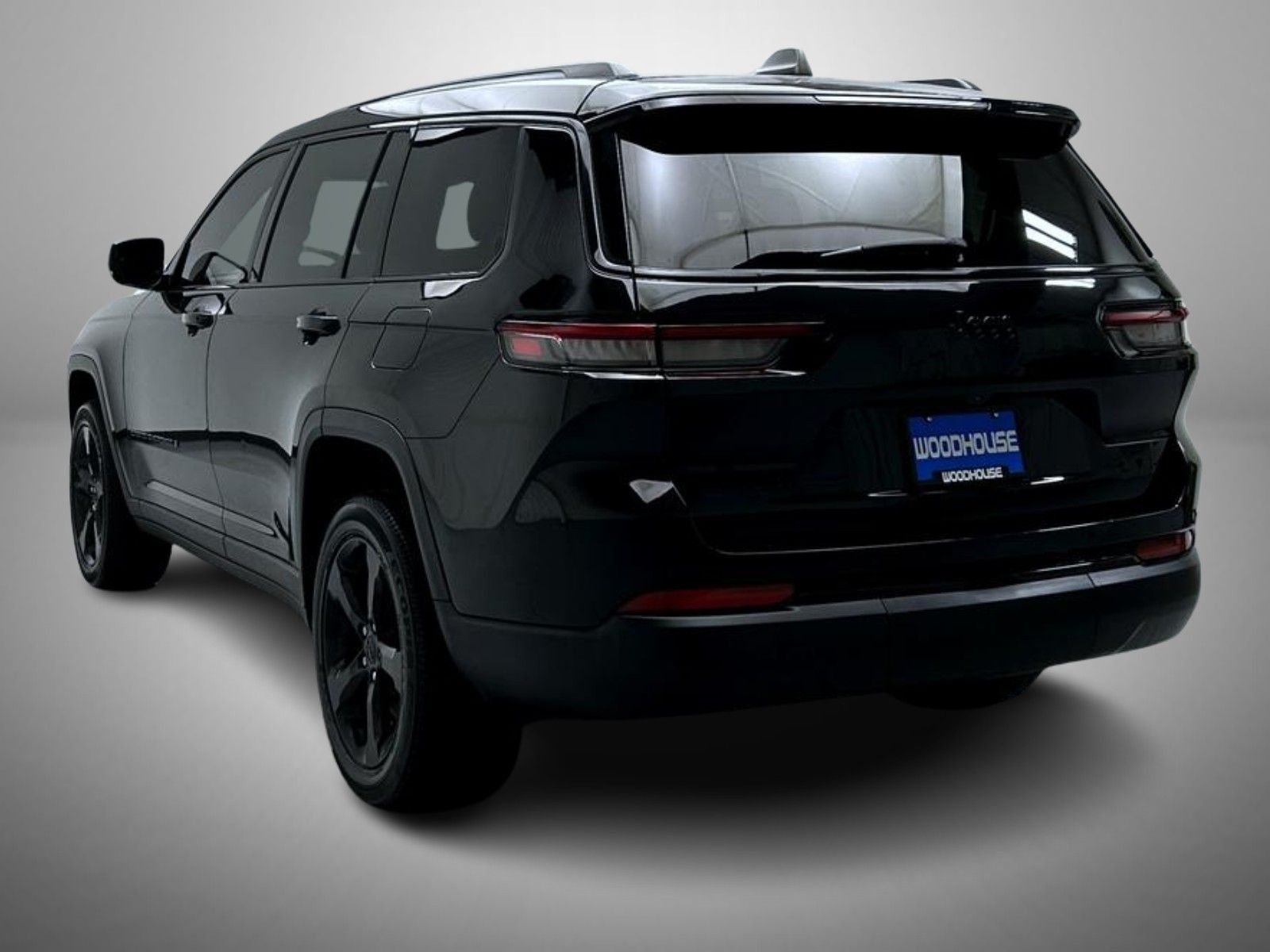Used 2023 Black Jeep Altitude image 7