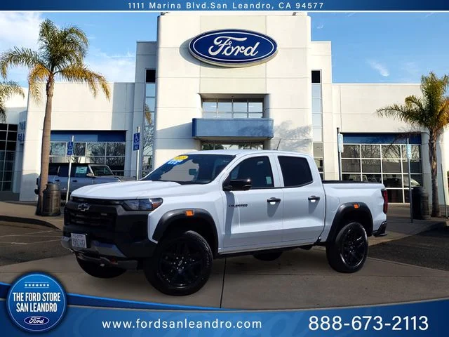 2023 Chevrolet Colorado 4WD Trail Boss Crew Cab Short Box's photo