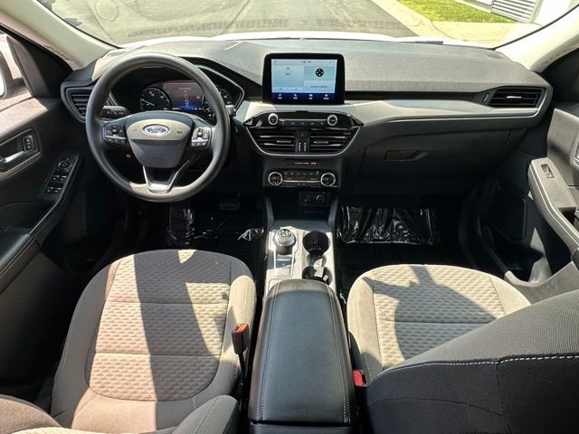 Used 2021 White Ford SE image 34