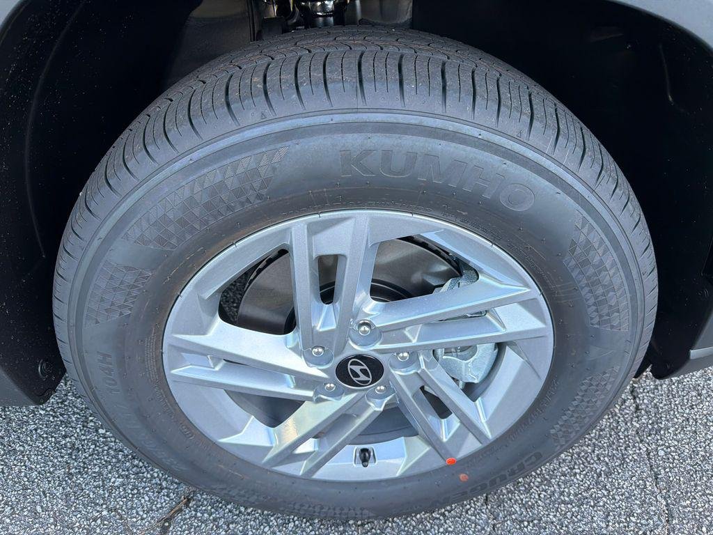 New 2026 Gray Hyundai SE FWD image 12