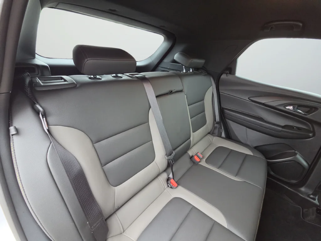 Used 2025 Green Chevrolet ACTIV image 20