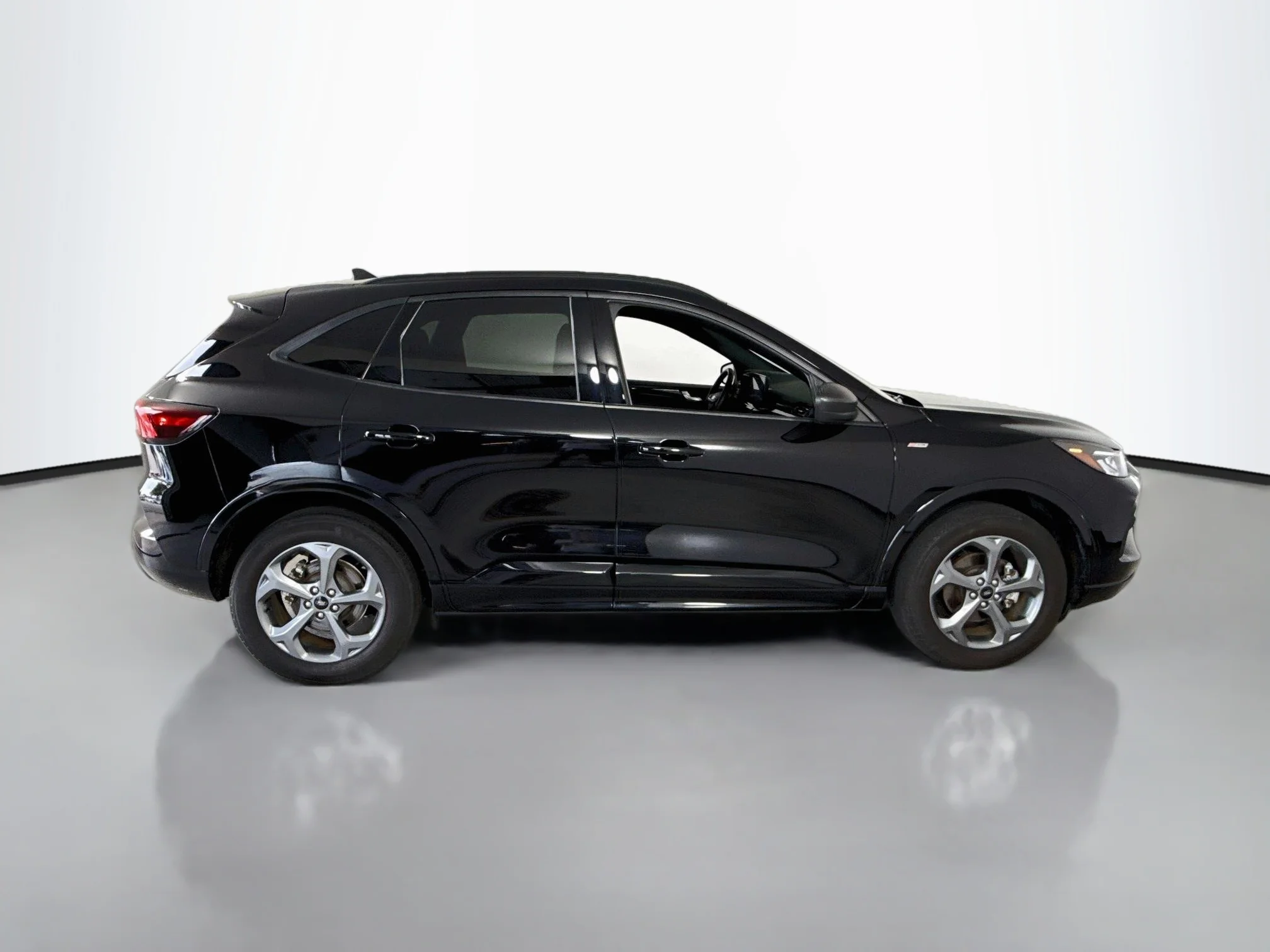 Used 2024 Agate Black Metallic Ford ST-Line image 8