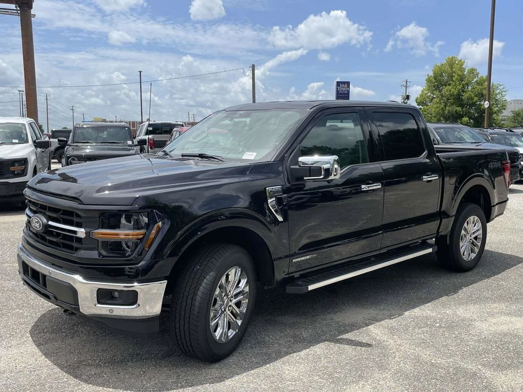 New 2026 Black Ford XLT image 7