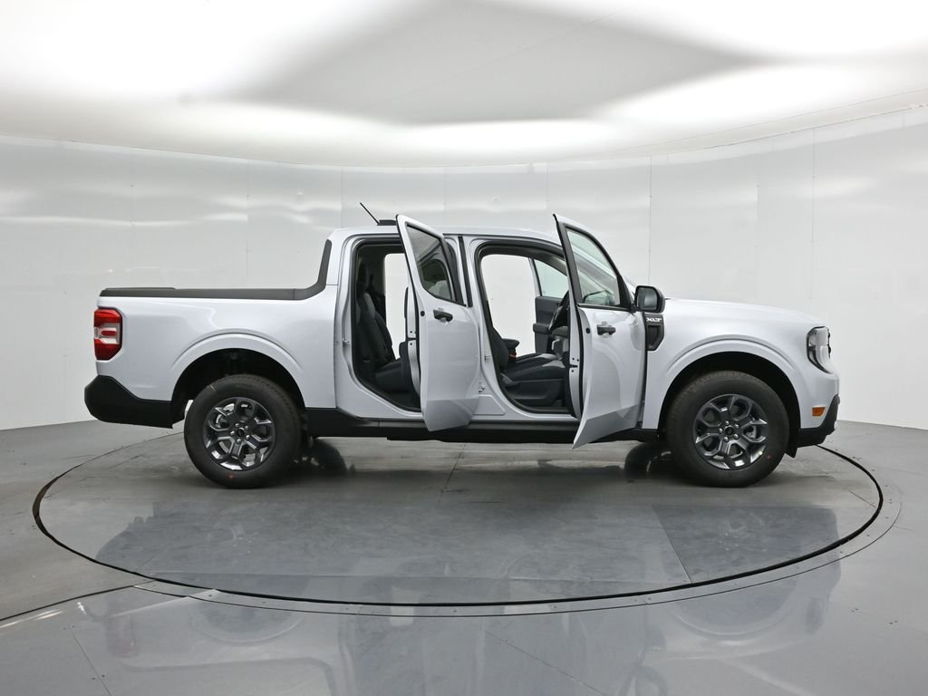 New 2026 Space White Metallic Ford XLT image 4