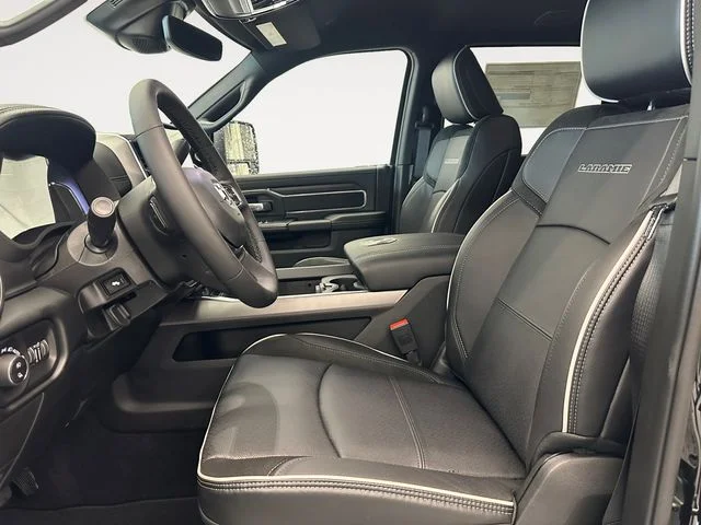 New 2026 Diamond Black Crystal Pearl-Coat Exterior Paint RAM Laramie image 9