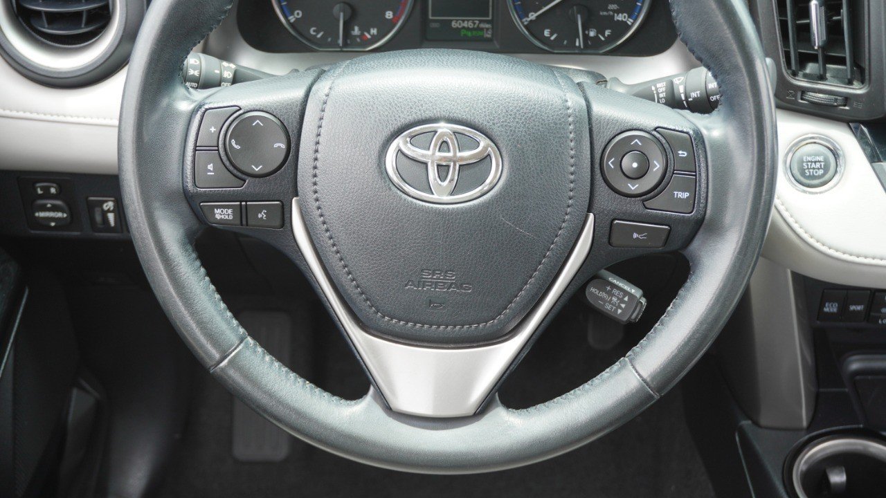 Used 2017 Red Toyota Limited image 32