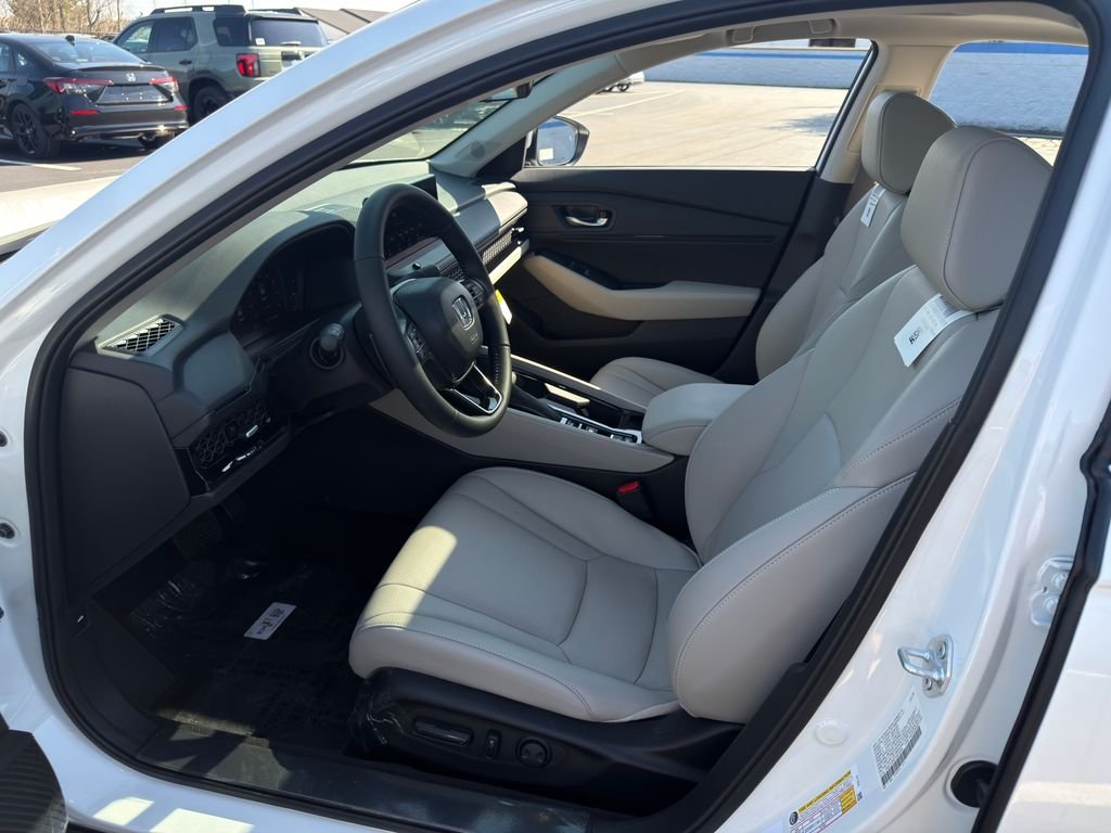 New 2026 Platinum White Pearl Honda EX-L image 17