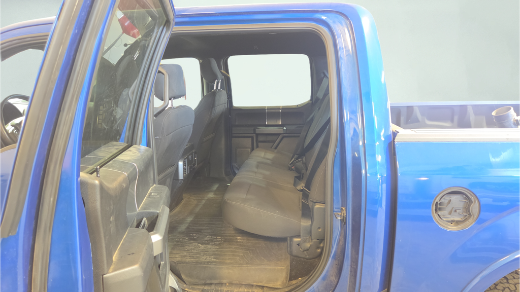 Used 2018 Blue Ford XLT image 6