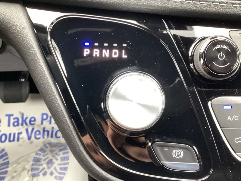 New 2027 Hydro Blue Pearl-Coat Exterior Paint Chrysler Select image 37