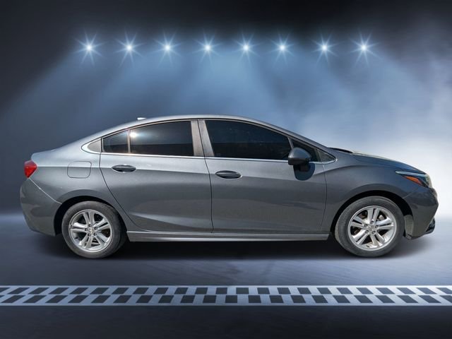 Used 2018 Chevrolet Cruze LT with VIN 1G1BE5SM2J7172233 for sale in Lake City, FL