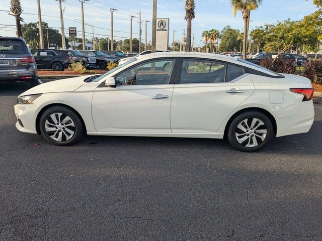 Used 2022 Glacier White Nissan 2.5 S image 7
