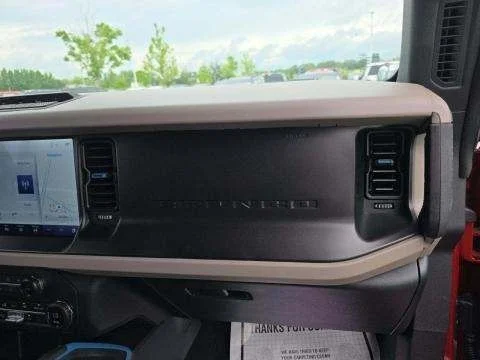 Used 2023 Red Ford Wildtrak image 18