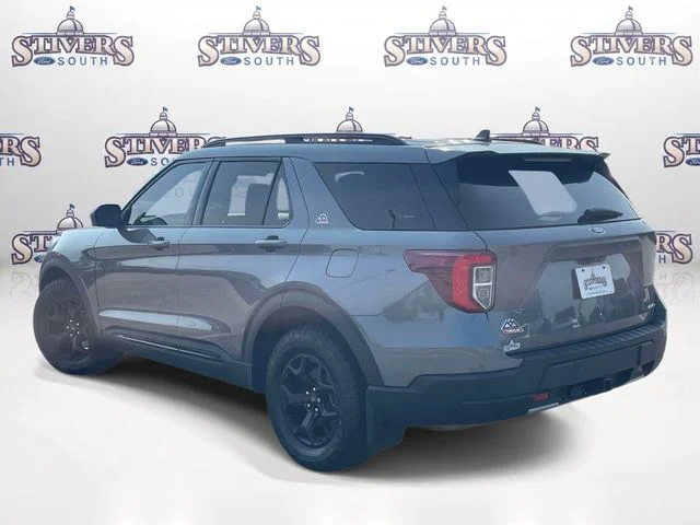 Used 2023 Gray Ford Timberline image 4